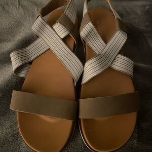 Market & Spruce crossover sandals